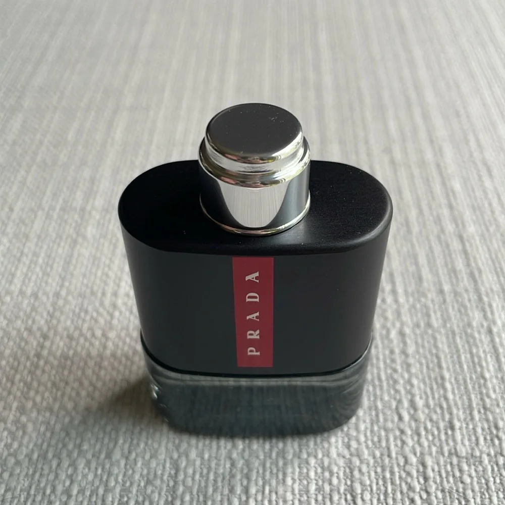 Prada Luna Rossa Carbon miniature dabber